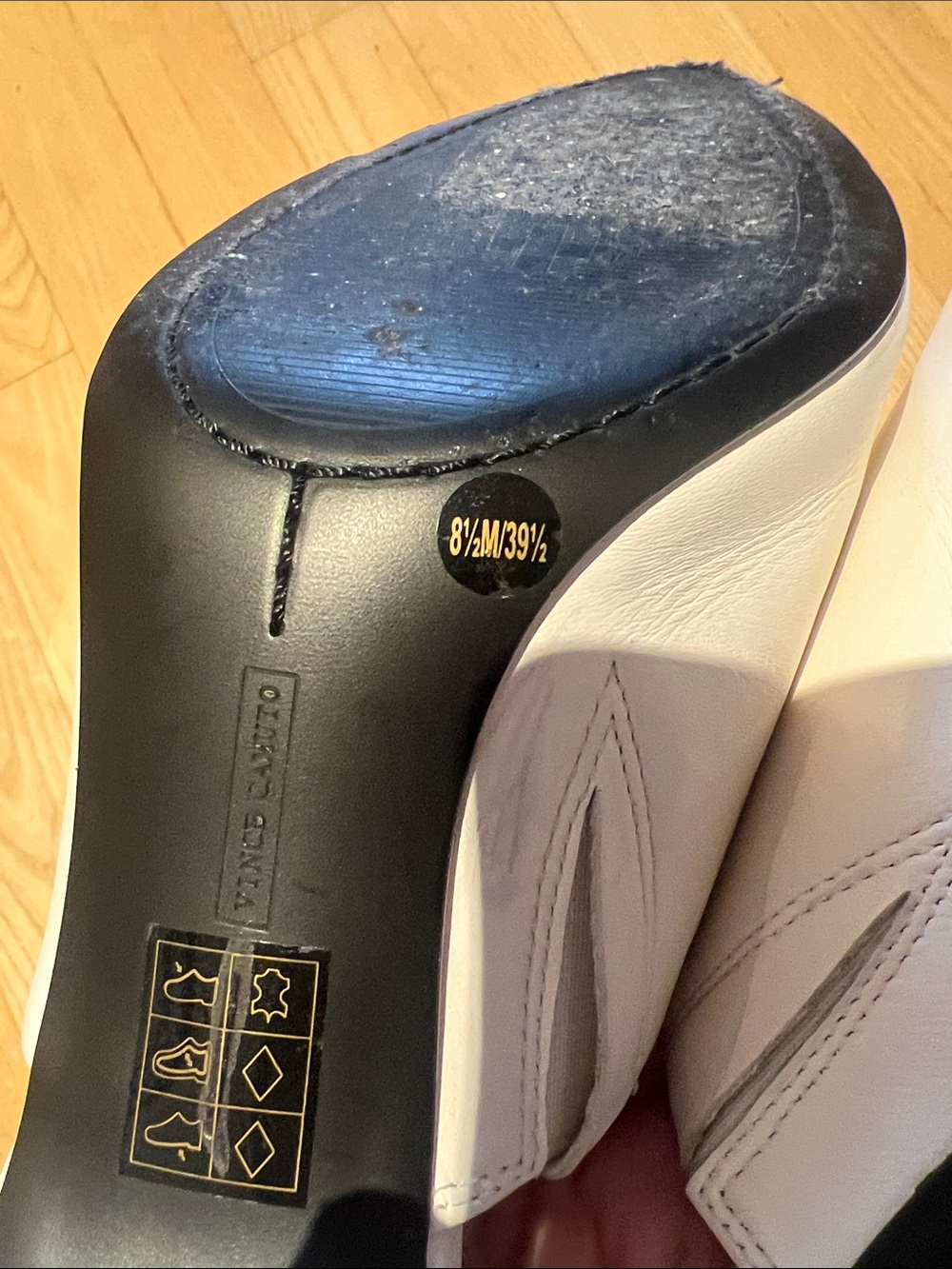 Vince Camuto Pileesa White Leather Mules Slides Sandal Silver Metal Heel 8.5 - Picture 9 of 9